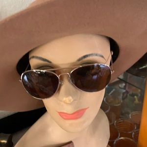 Sunglasses gold wire rims brown aviators